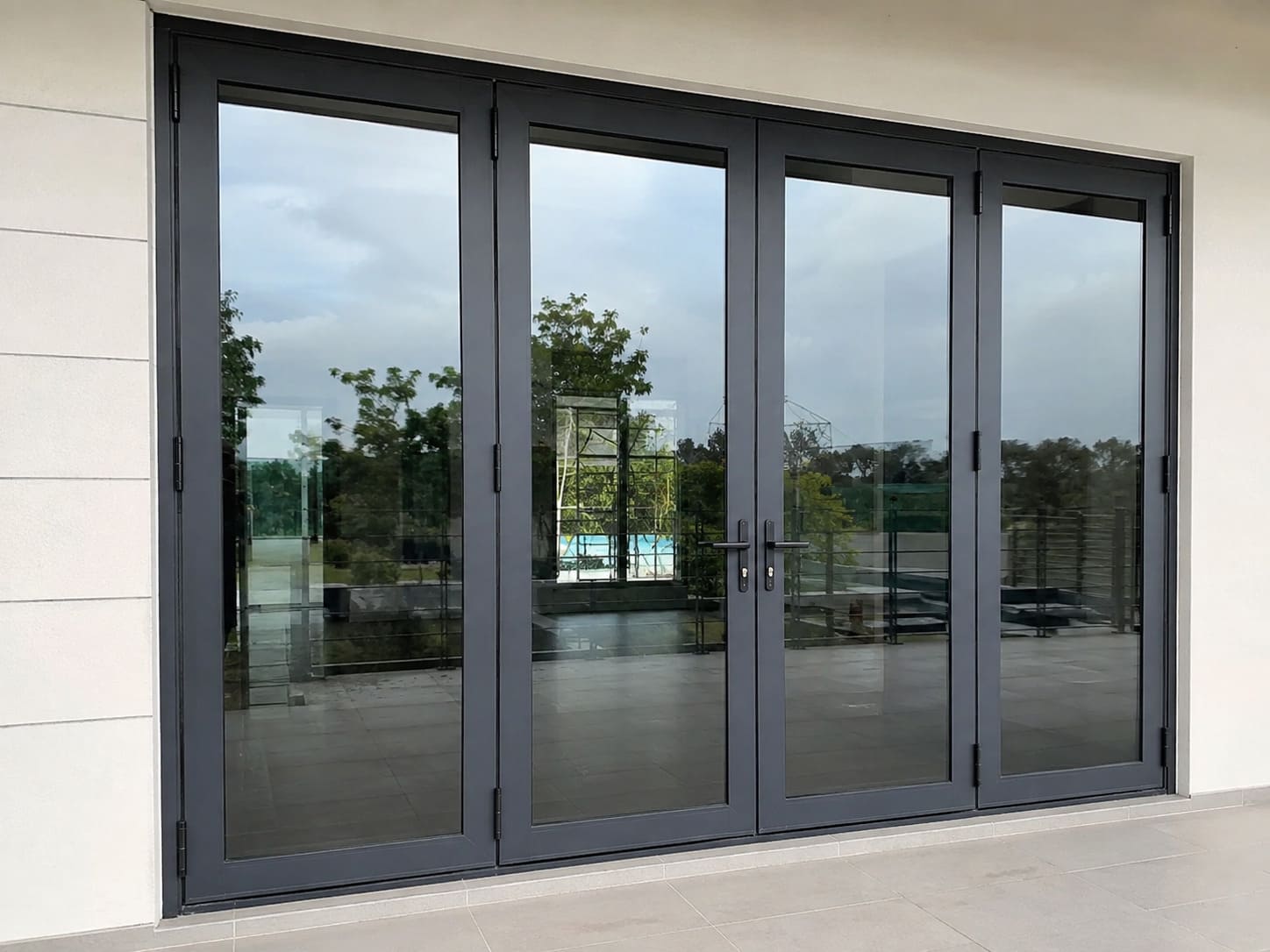 aluminium doors investment evaluation for B2B buyers