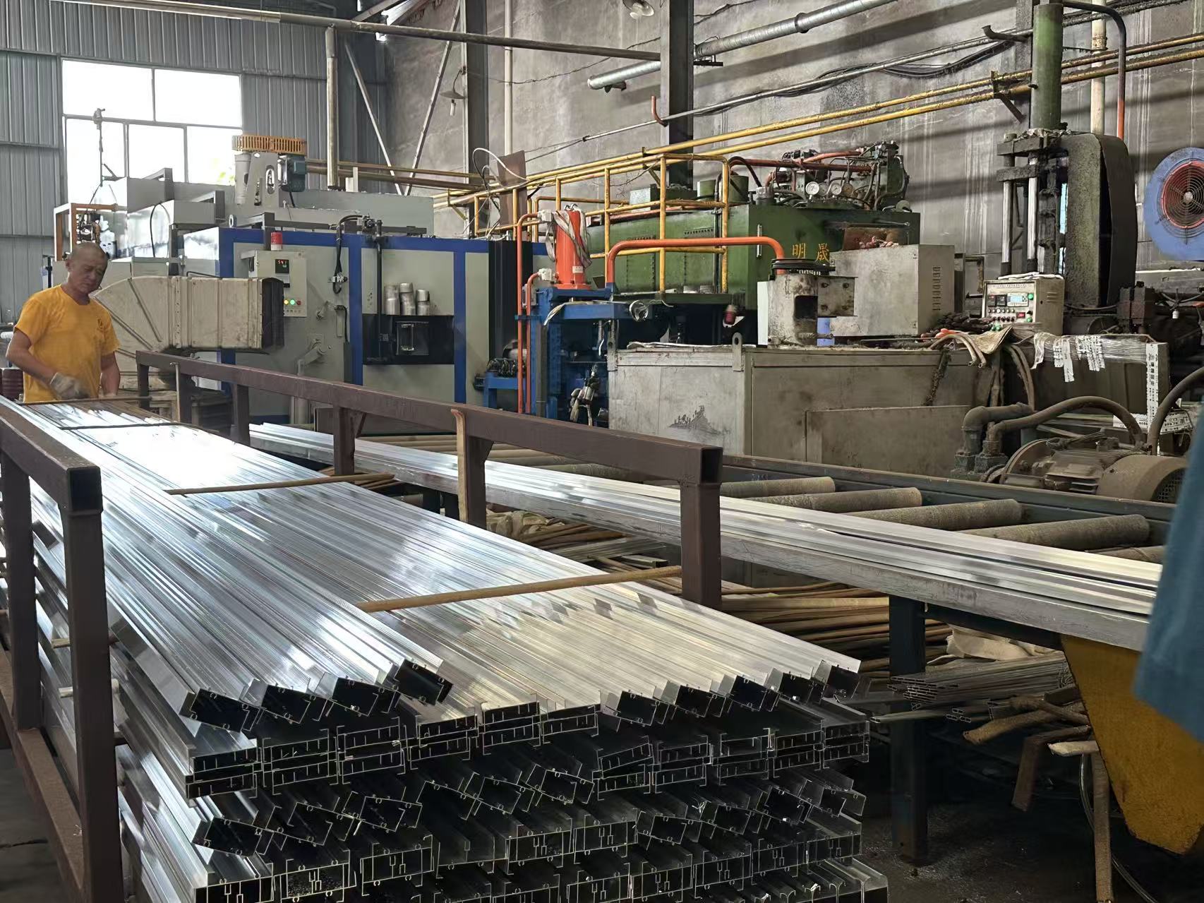 Aluminum Extrusion Factory